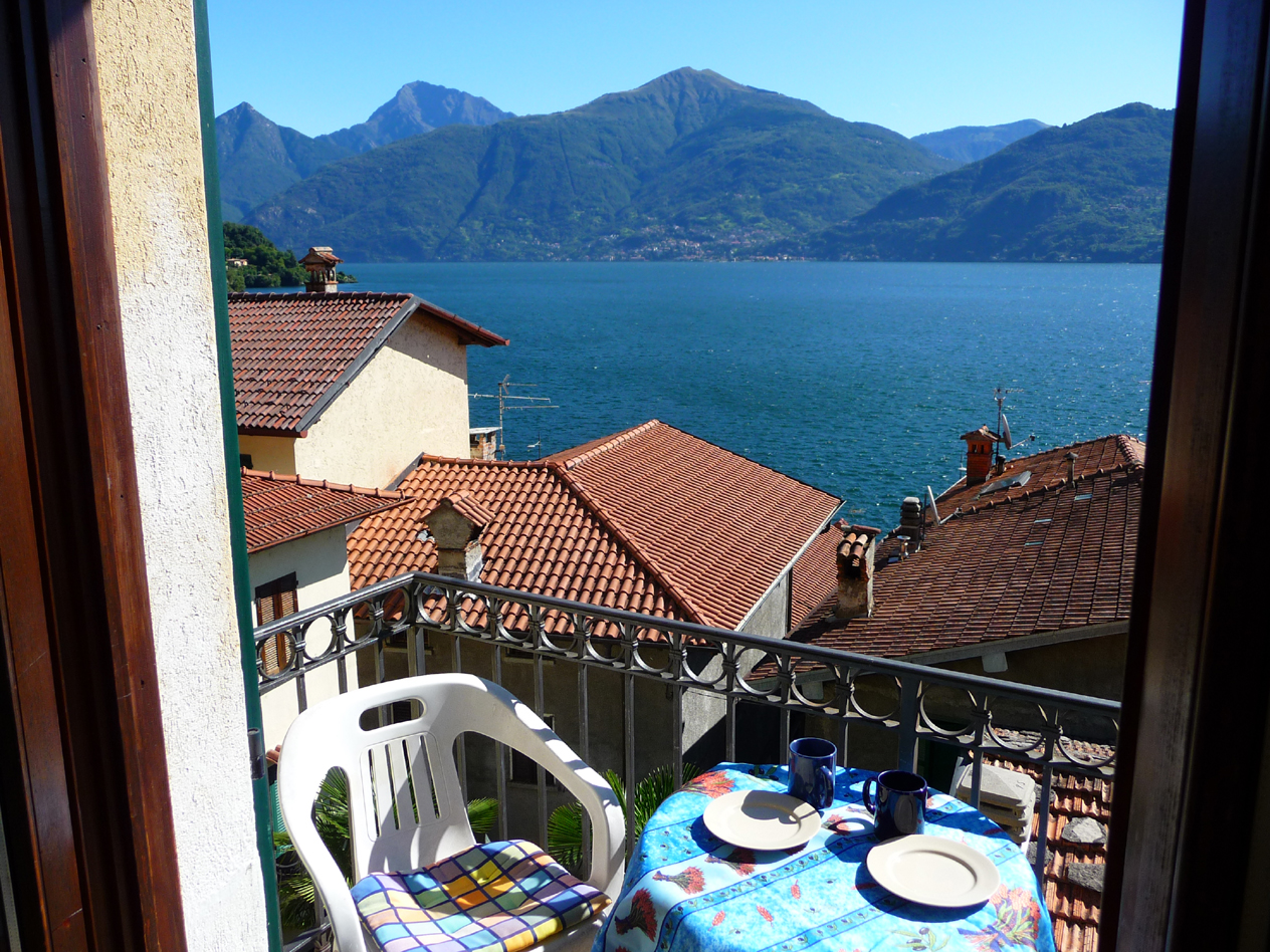 Apartments for rent in lake Como , Menaggio,Italy.Vacation rentals holiday accommodation from private owner,flats to let ,holidays in Menaggio lake Como,rental apartment,house rentals,Airbnb,booking