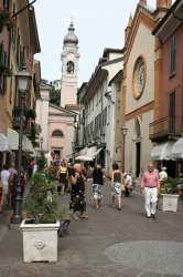 Italy,Lombardy,Lake Como,holiday rentals,vacations apartments,vacation rentals,
flats and rooms to rent,self catering,bed and breakfast,vacancy,
