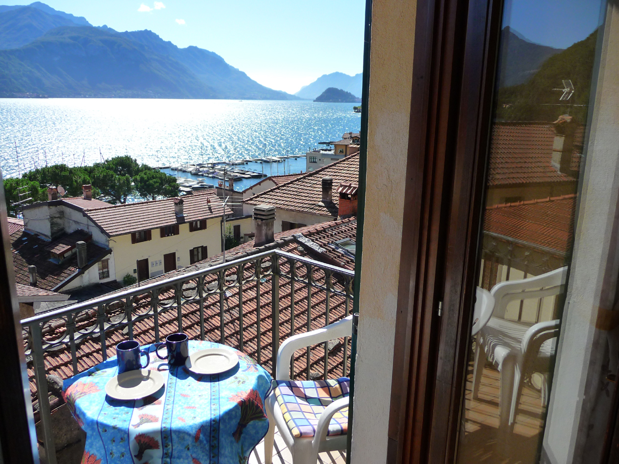 Apartments for rent in lake Como , Menaggio,Italy.Vacation rentals holiday accommodation from private owner,flats to let ,holidays in Menaggio lake Como,rental apartment,house rentals,Airbnb,booking