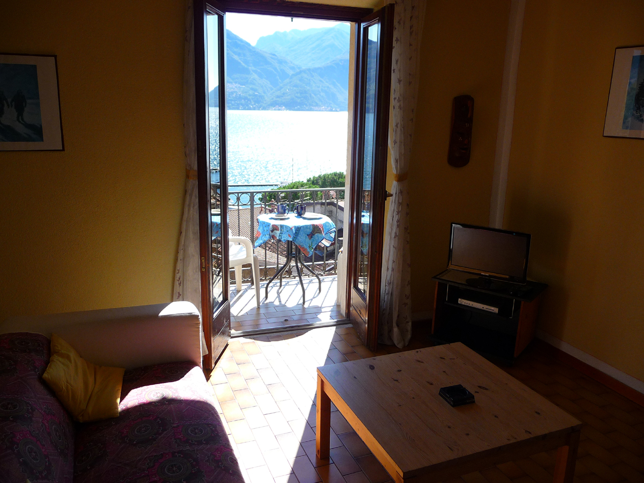 Apartments for rent in lake Como , Menaggio,Italy.Vacation rentals holiday accommodation from private owner,flats to let ,holidays in Menaggio lake Como,rental apartment,house rentals,Airbnb,booking