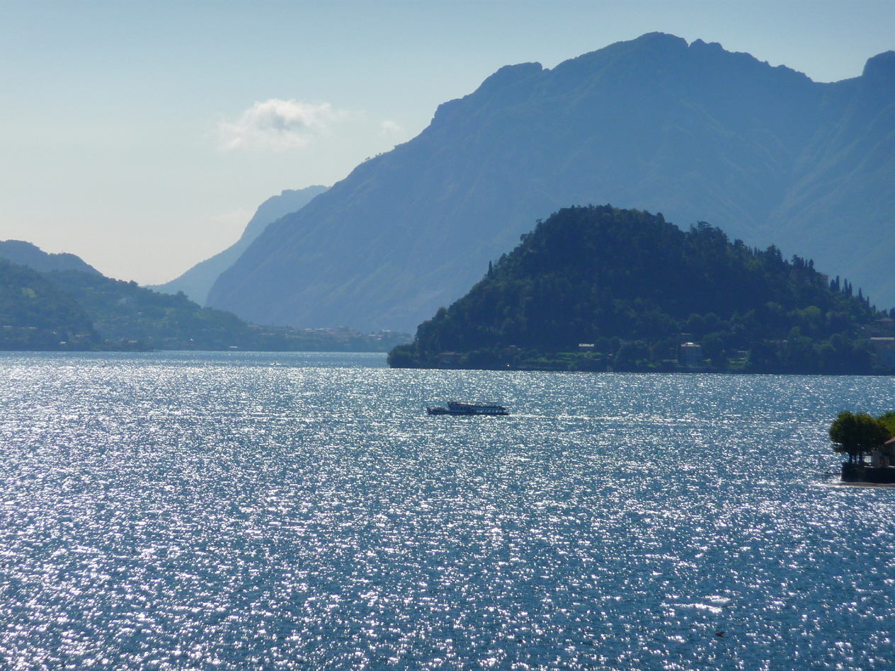 Apartments for rent in lake Como , Menaggio,Italy.Vacation rentals holiday accommodation from private owner,flats to let ,holidays in Menaggio lake Como,rental apartment,house rentals,Airbnb,booking